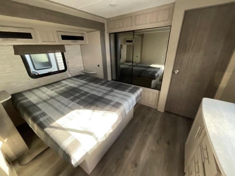 Bedroom in the Coachmen Catalina legacy